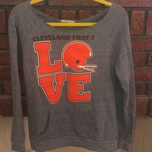 Wide neck Cleveland Browns sweatshirt